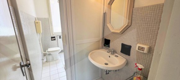 2 rooms Apartment in Bologna, Italy No. 21424 11