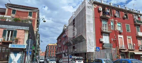 3 rooms Apartment in Naples, Italy No. 8776 3