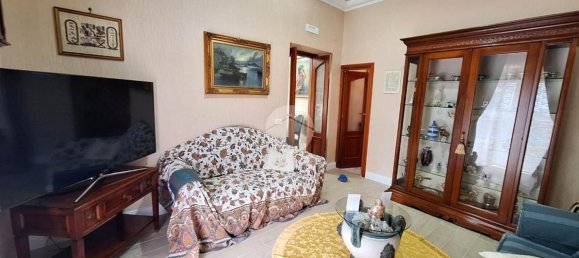 3 rooms Apartment in Naples, Italy No. 8776 16