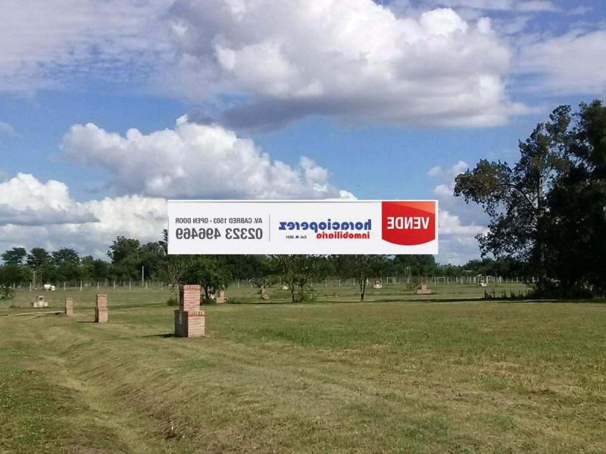 Terrain à Lujan, Argentina No. 45820