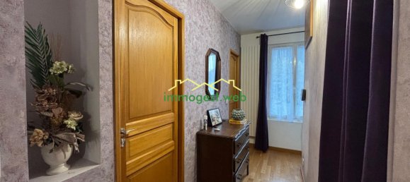 1 bedroom Building in Chambly, France No. 215523 3