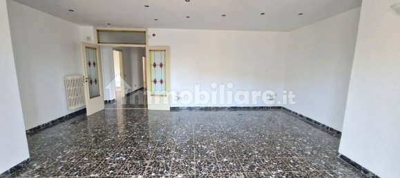 2 bedrooms Apartment in Pescara, Italy No. 155891 4