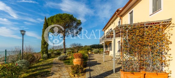 12 rooms Villa in Passignano sul Trasimeno, Italy No. 7343 42