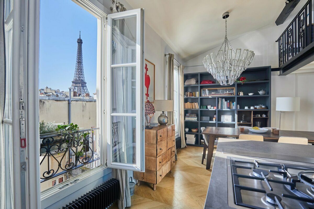3 bedrooms Castles in Paris, France No. 127597