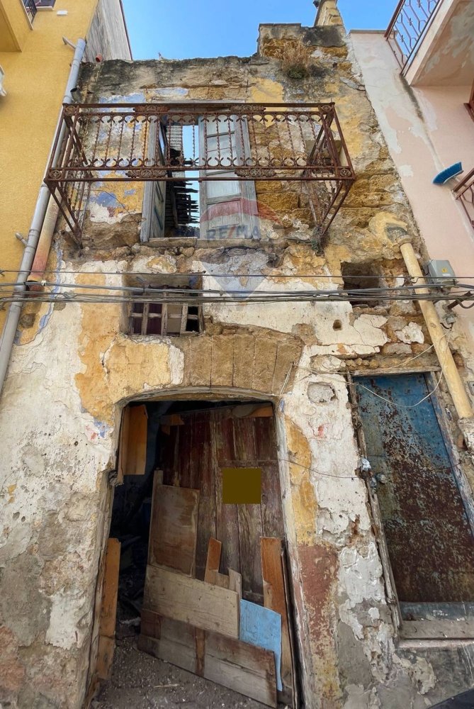 Casa de 5 habitaciónes en Bagheria, Italy No. 307277