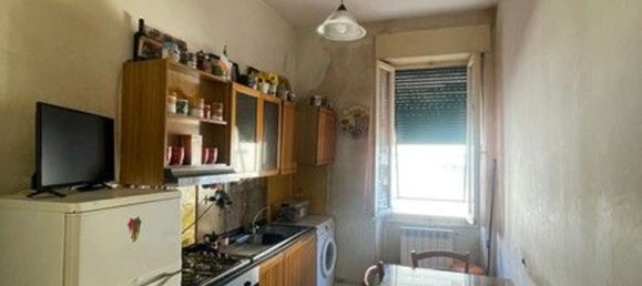 Квартира с 5 комнатами в Ареццо, Италия № 44458 6