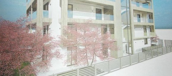 5 rooms Apartment in Lusciano, Italy No. 235640 3