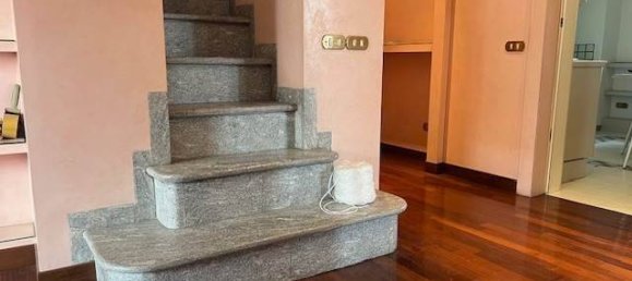 Apartamento de 4 dormitorios en Crema, Italy No. 378273 2