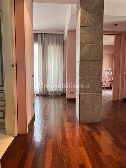 Apartamento de 4 dormitorios en Crema, Italy No. 378273