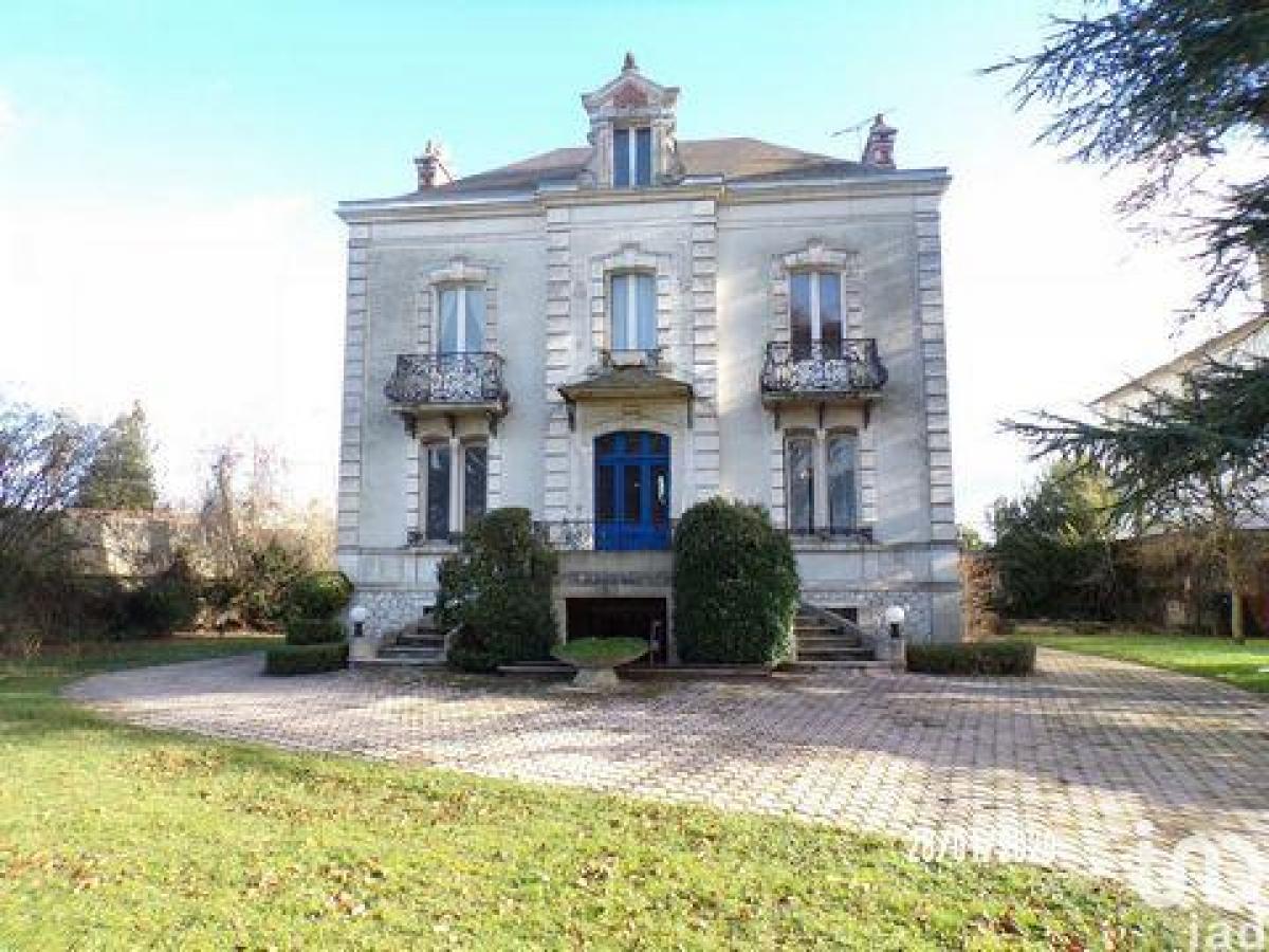 Casa de 6 dormitorios en Migennes, France No. 6064