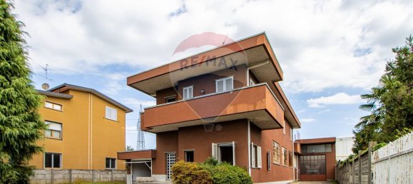 Casa de 5 dormitorios en Besana in Brianza, Italy No. 361187 3