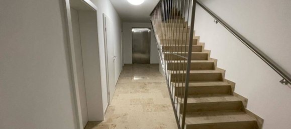 Apartamento de 4 habitaciónes en Wiesbaden, Germany No. 33745 33