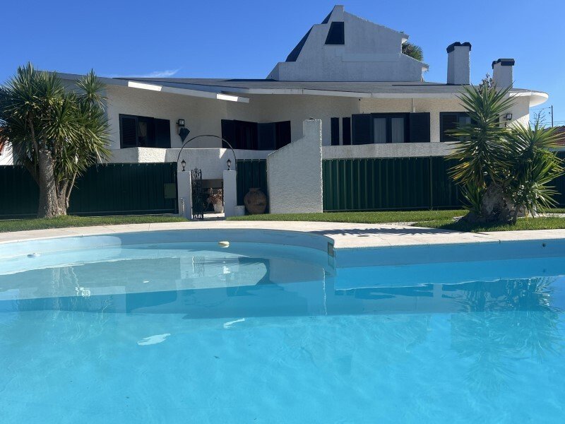 6 bedrooms Land in Santarem, Portugal No. 129100