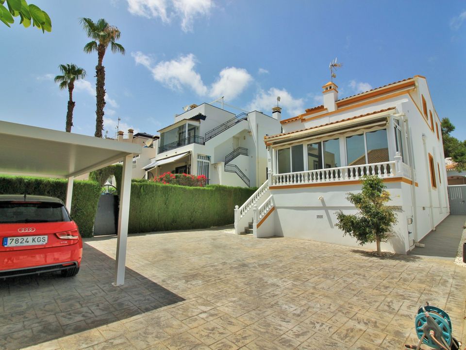 3 bedrooms Villa in Alicante, Spain No. 176483