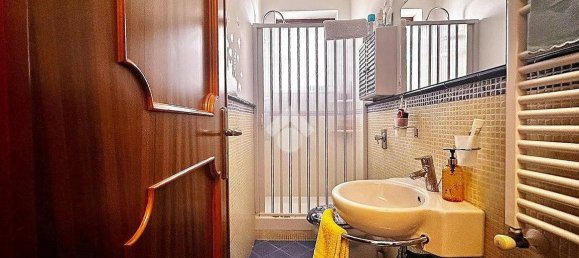 Apartamento de 3 dormitorios en Palermo, Italy No. 49968 11