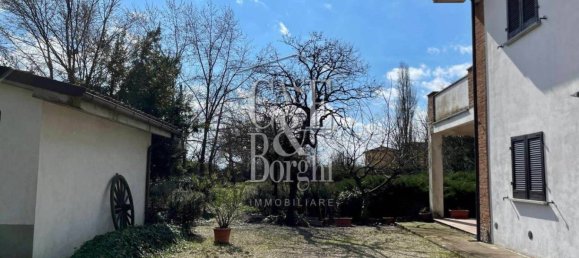 5 bedrooms Villa in Voghera, Italy No. 275290 4