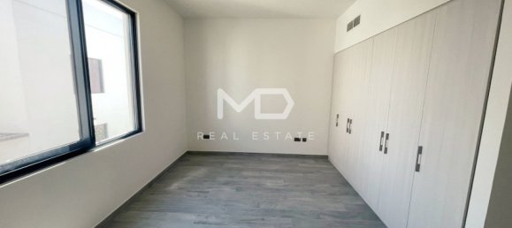 3 bedrooms Villa in Yas Island, UAE No. 50488 3