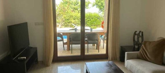 3 bedrooms House in Paphos, Cyprus No. 6622 2