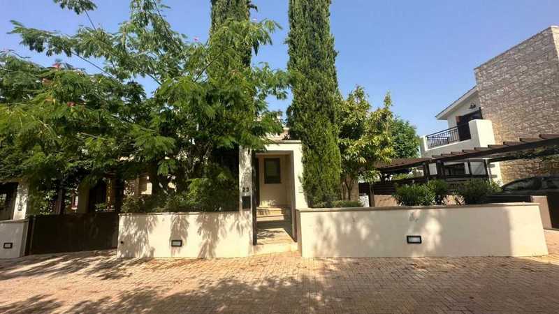 3 bedrooms House in Paphos, Cyprus No. 6622