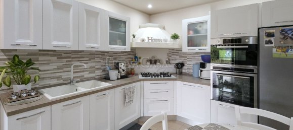 5 Schlafzimmer Wohnung in Fidenza, Italy, Nr. 337994 5