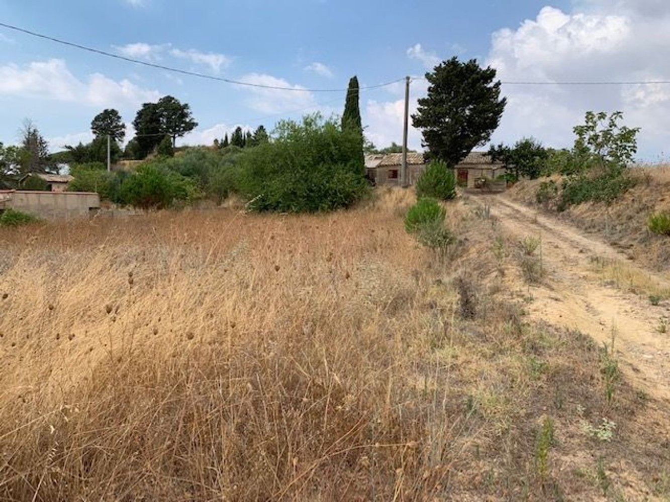 6500m² Land in Caltagirone, Italy No. 253799
