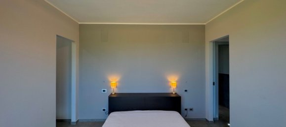 8 rooms House in Dogliani, Italy No. 260618 27