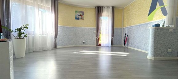 6 bedrooms Apartment in Mira, Italy No. 350136 3