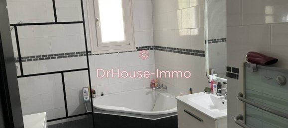 Casa de 4 dormitorios en Juziers, France No. 124197 6