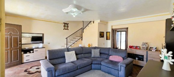 6 Schlafzimmer Haus in Vittoria, Italy, Nr. 352291 2