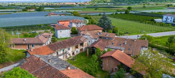 2غرفة منزل في Verzuolo, Italy رقم 128466 2