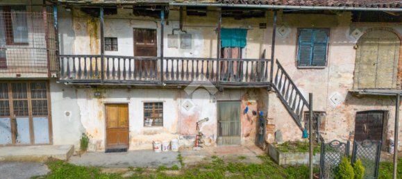 2غرفة منزل في Verzuolo, Italy رقم 128466 3