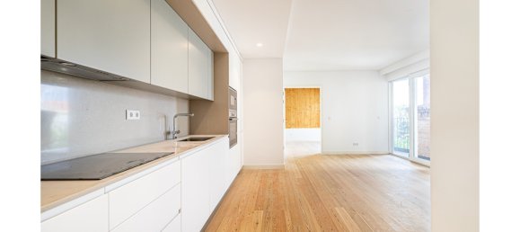 2 bedrooms Apartment in Lisbon, Portugal No. 137638 2