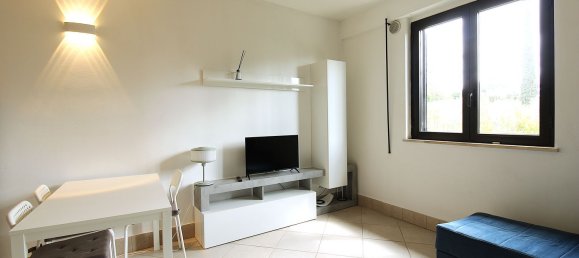 2-salle Appartement à Rome, Italy No. 30458 4