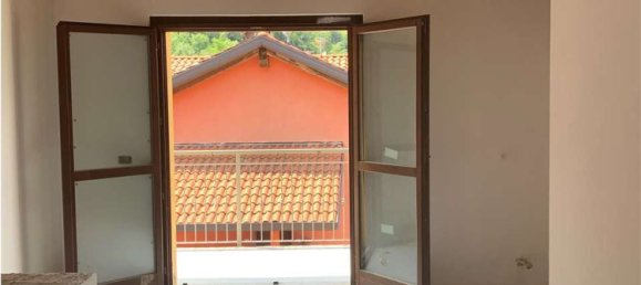 4غرفة منزل ذو طابقين في Proserpio, Italy رقم 84874 34