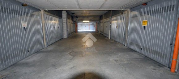 1 room Garage in Monza, Italy No. 69871 7