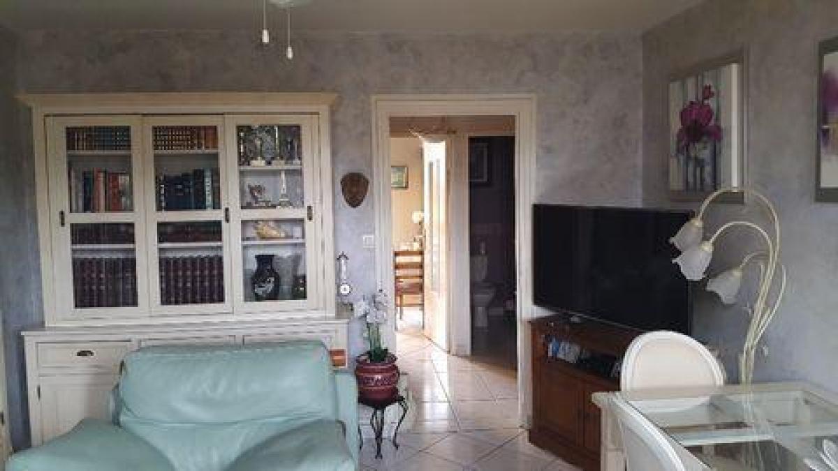 2 bedrooms Condo in Vienne, France No. 35450