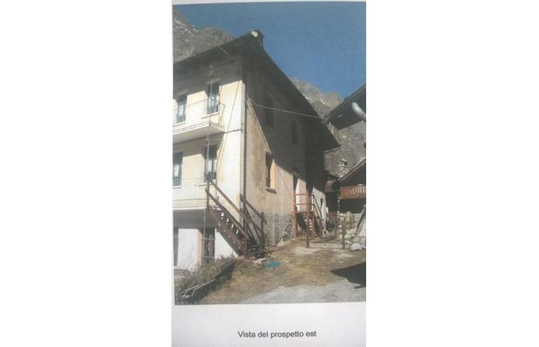 5 rooms House in Introd, Italy No. 252511