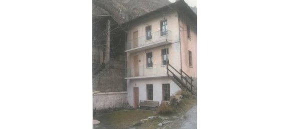 5 rooms House in Introd, Italy No. 252511 2