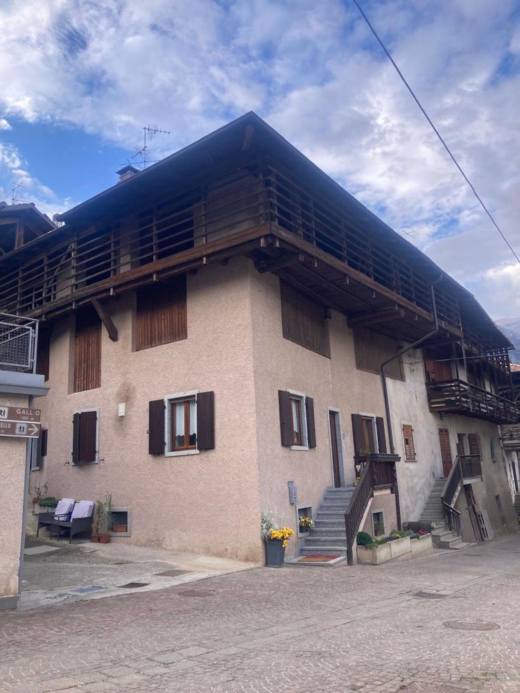 17 bedrooms House in Comano Terme, Italy No. 326590