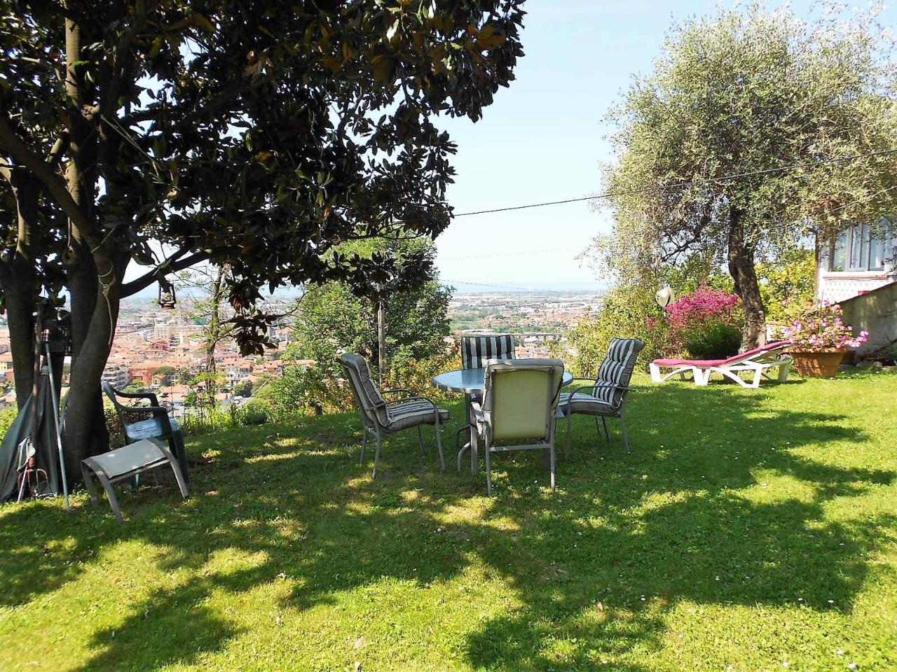 9 rooms Villa in Massa, Italy No. 103591