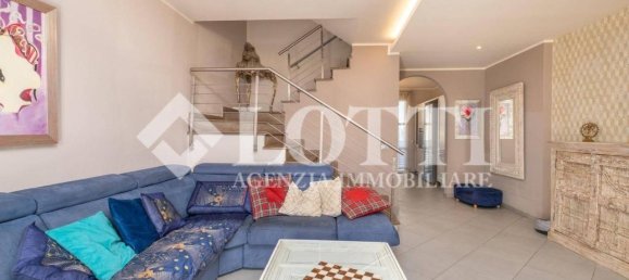 6 rooms House in Buti, Italy No. 20097 8