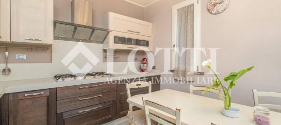 6 rooms House in Buti, Italy No. 20097 16