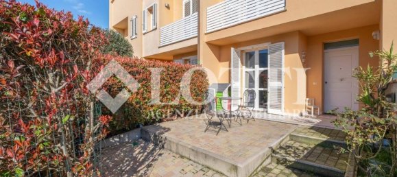 6 rooms House in Buti, Italy No. 20097 3