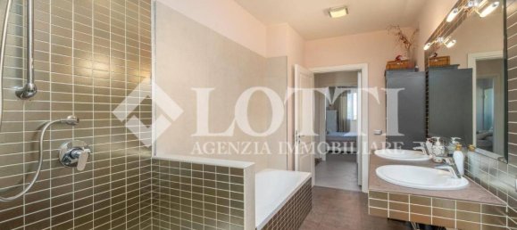 6 rooms House in Buti, Italy No. 20097 21