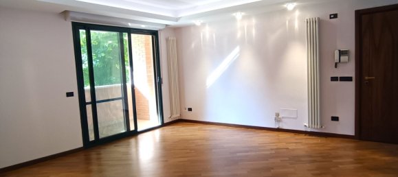 6 bedrooms Apartment in Rimini, Italy No. 314605 3