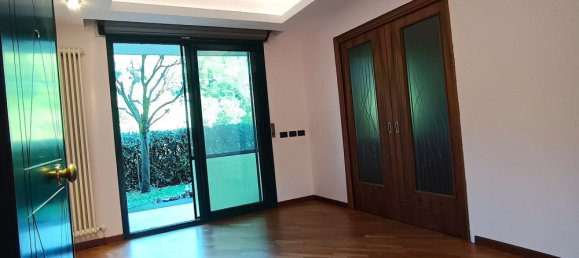 6 bedrooms Apartment in Rimini, Italy No. 314605 2