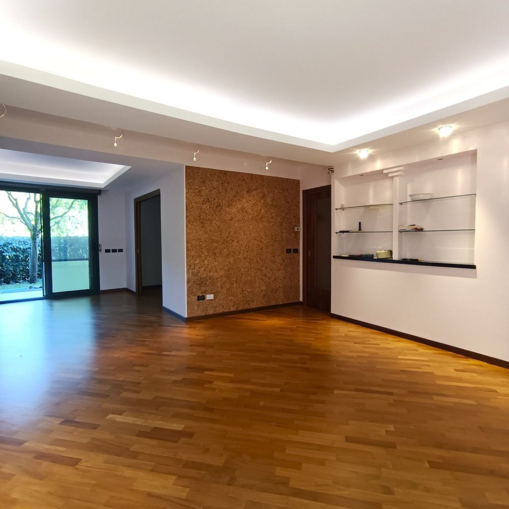 6 bedrooms Apartment in Rimini, Italy No. 314605