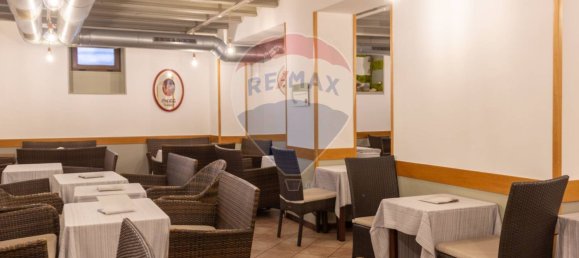 2 rooms Commercial property in Varese, Italy No. 126863 2