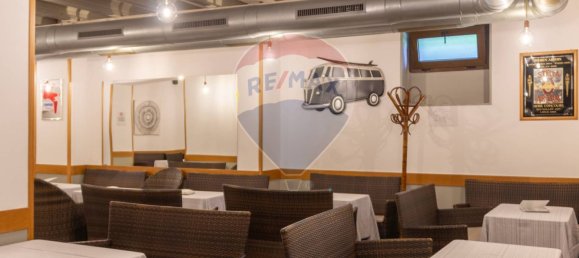 2 rooms Commercial property in Varese, Italy No. 126863 3