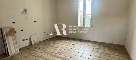 2 Schlafzimmer Wohnung in Campi Bisenzio, Italy, Nr. 9900 11